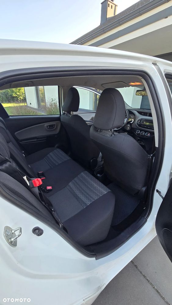 Toyota Yaris 1.0 Active EU6 - 9