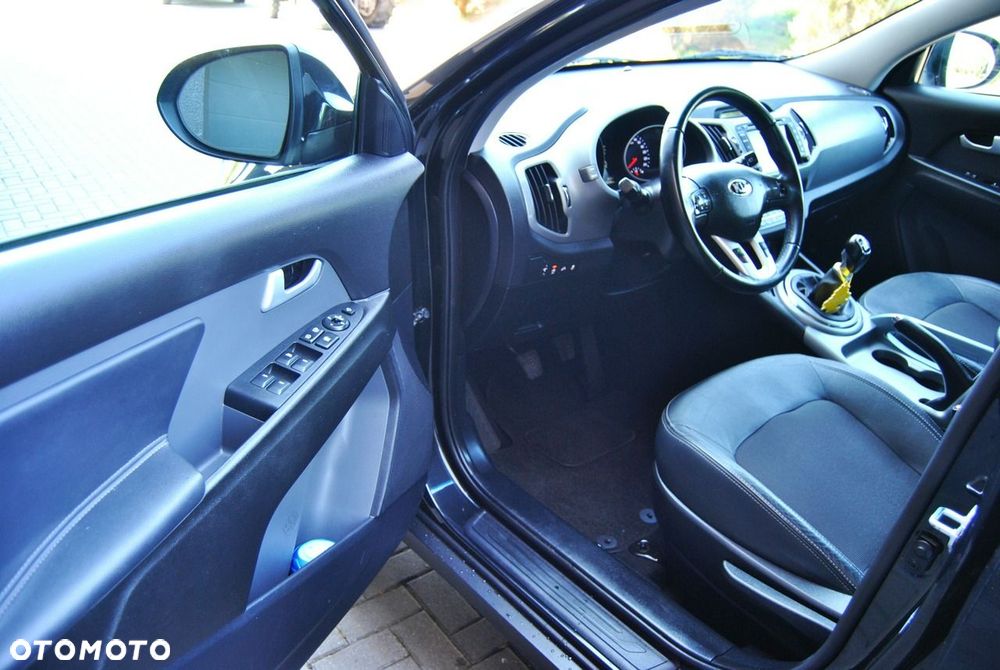 Kia Sportage 1.7 CRDI 2WD Dream-Team Edition - 9