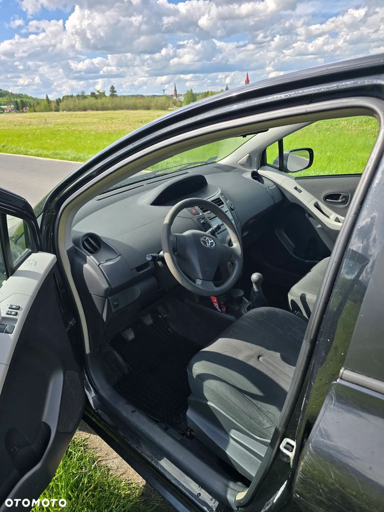 Toyota Yaris - 9