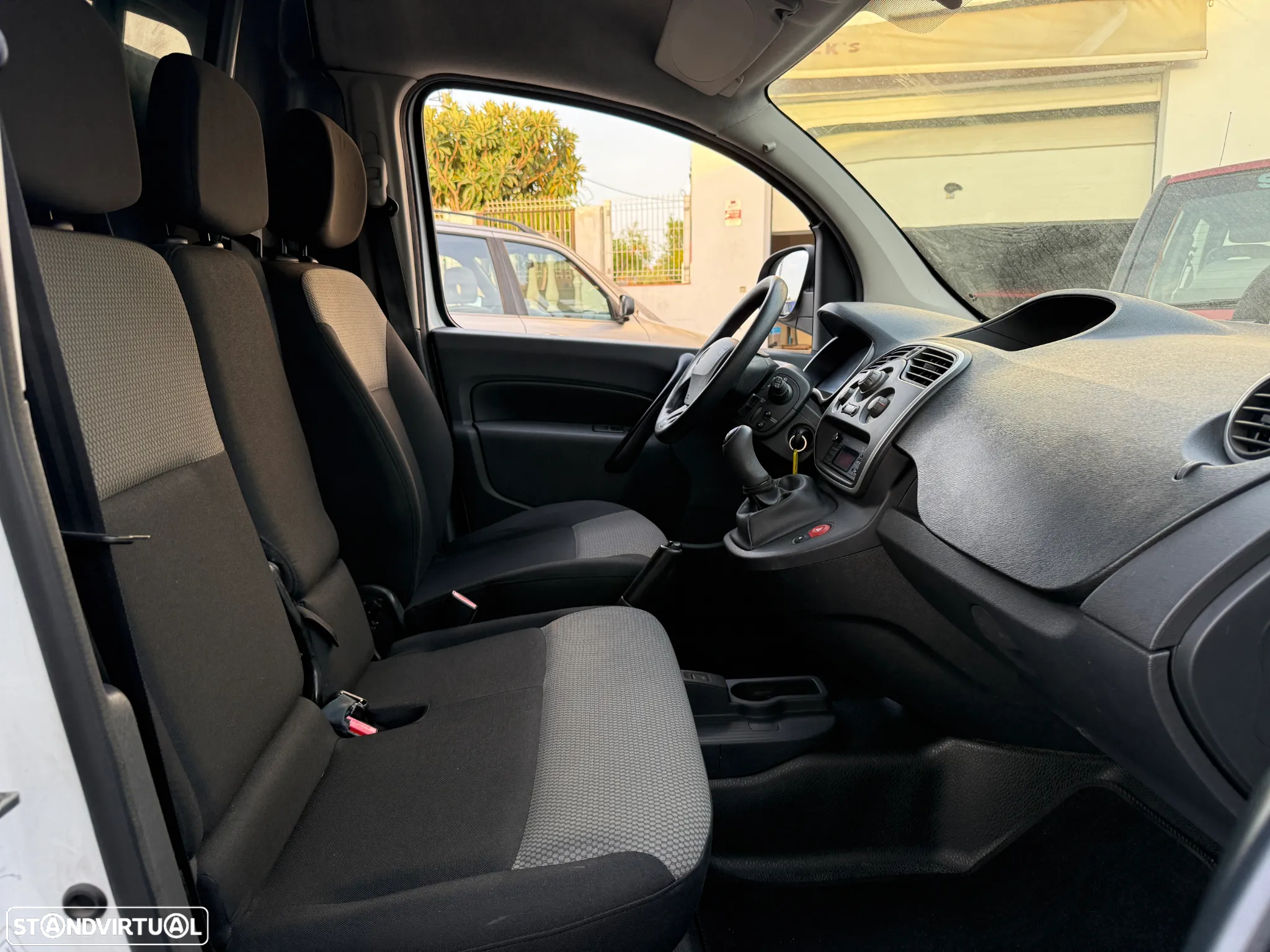 Renault 1.5 DCI 75HP ENERGY S/S BUSINESS 3L - 21