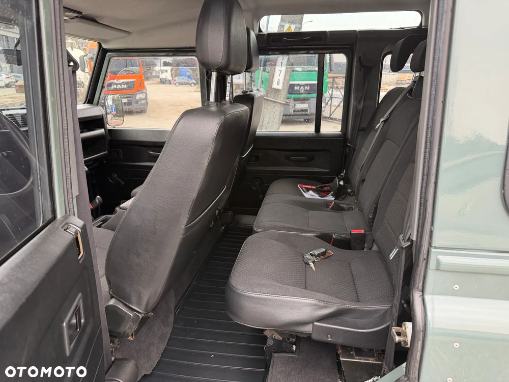 Land Rover Defender 2.4 TD4 S - 26