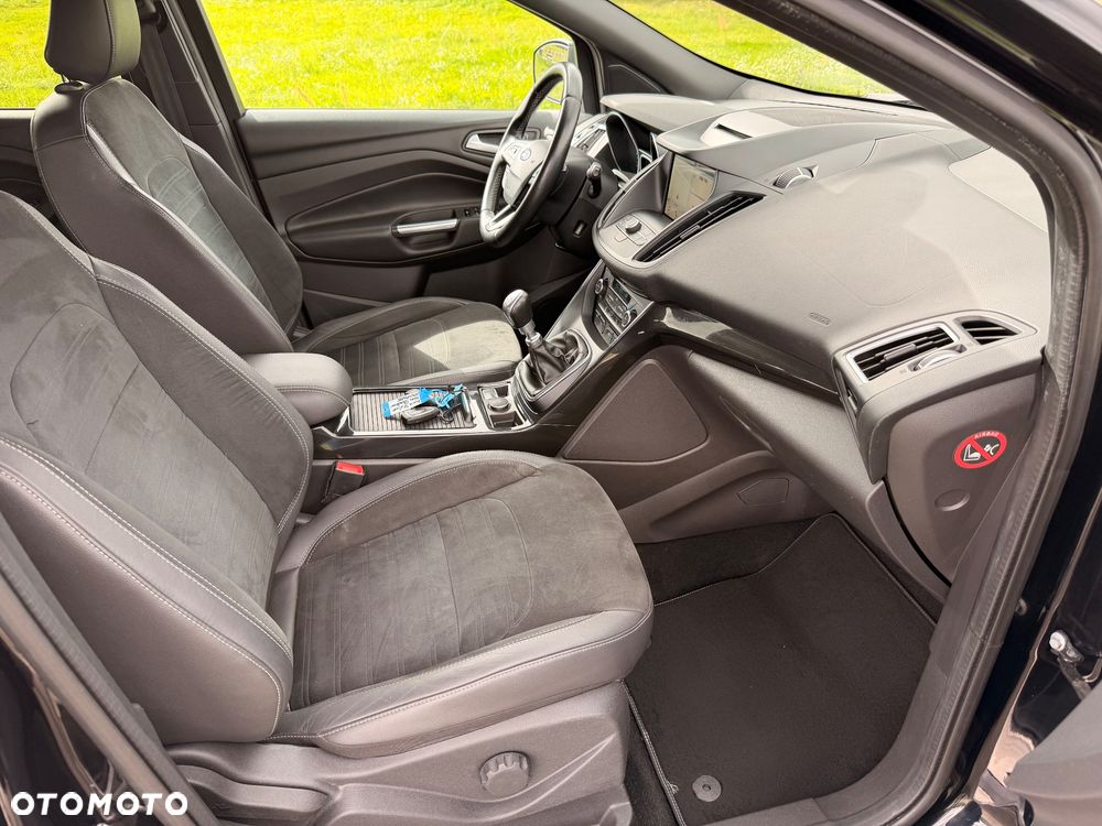 Ford Kuga 2.0 TDCi 4x2 ST-Line - 27