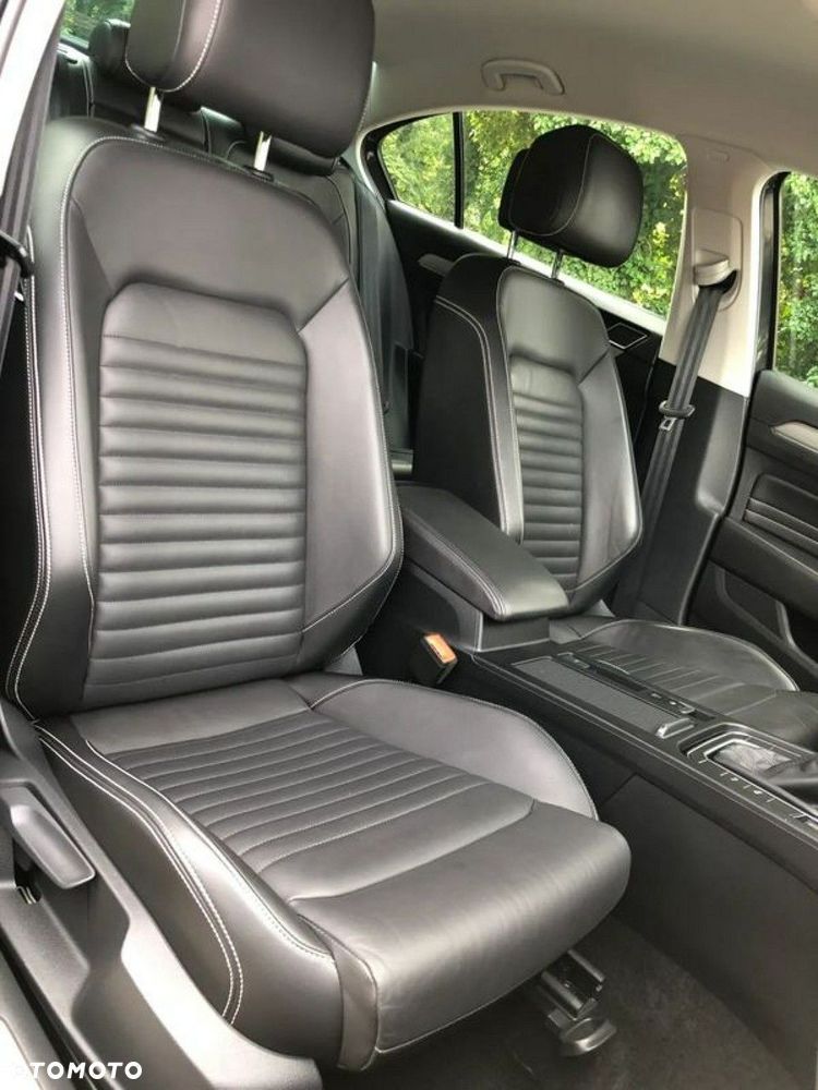 Volkswagen Passat - 9