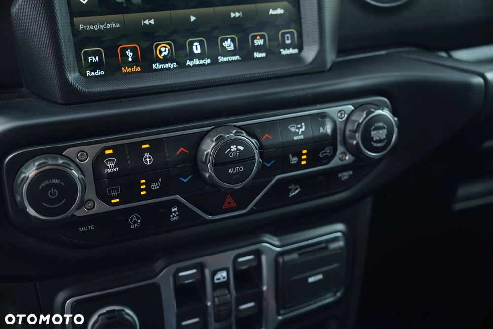 Jeep Wrangler 3.6 Unlim Sahara - 40