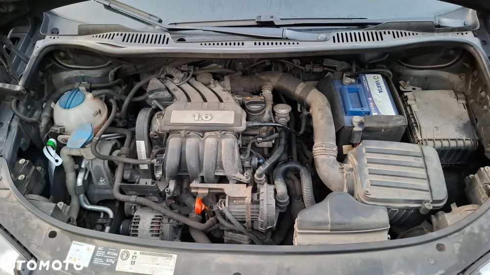 Volkswagen Touran 1.6 Conceptline - 25