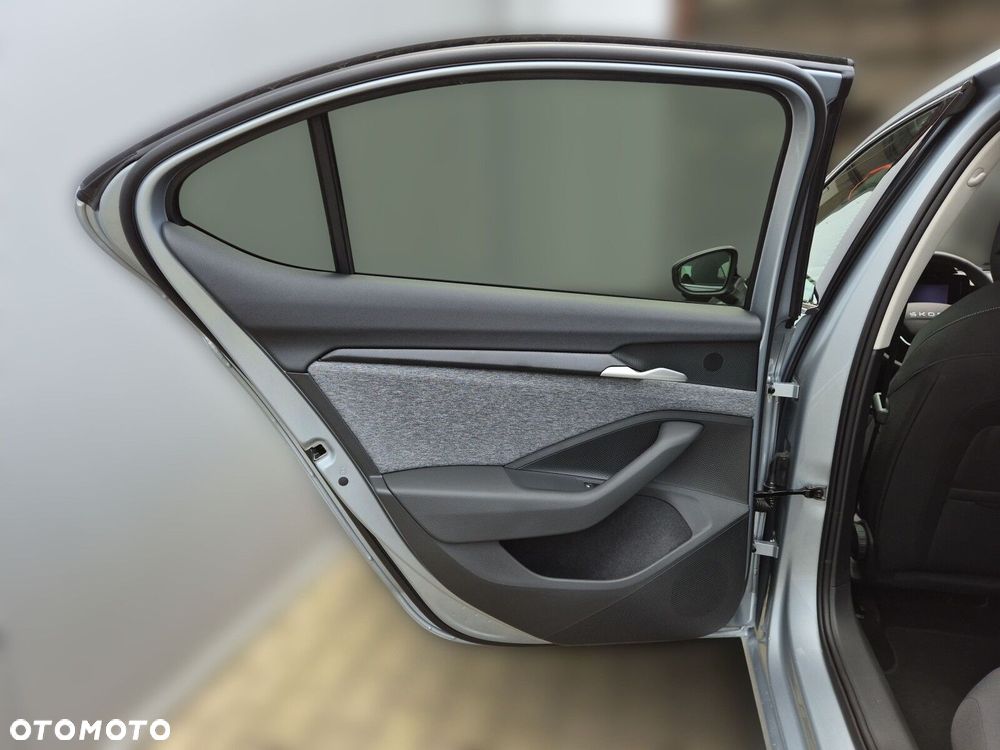 Skoda Superb 1.5 TSI mHEV Drive DSG - 20