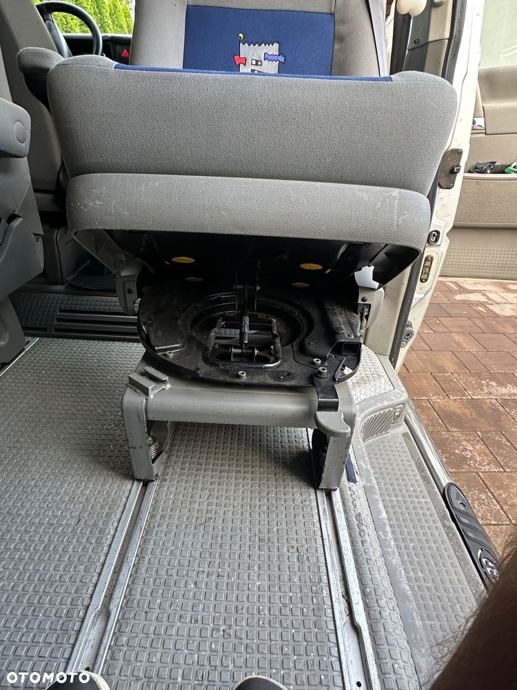 Volkswagen Multivan - 15