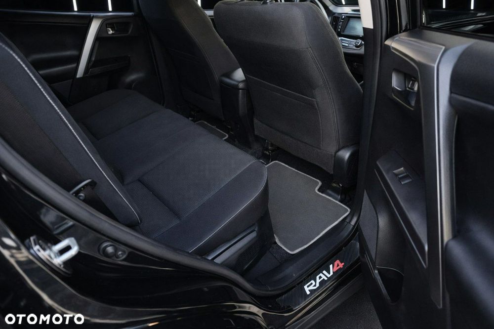Toyota RAV4 - 11