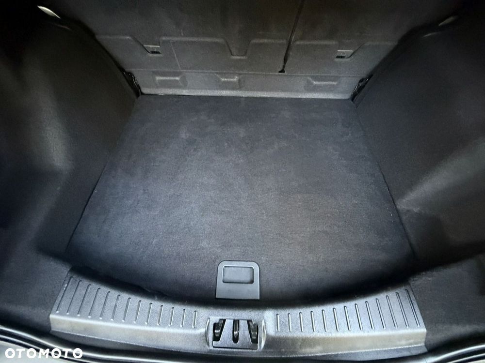 Ford Kuga - 26