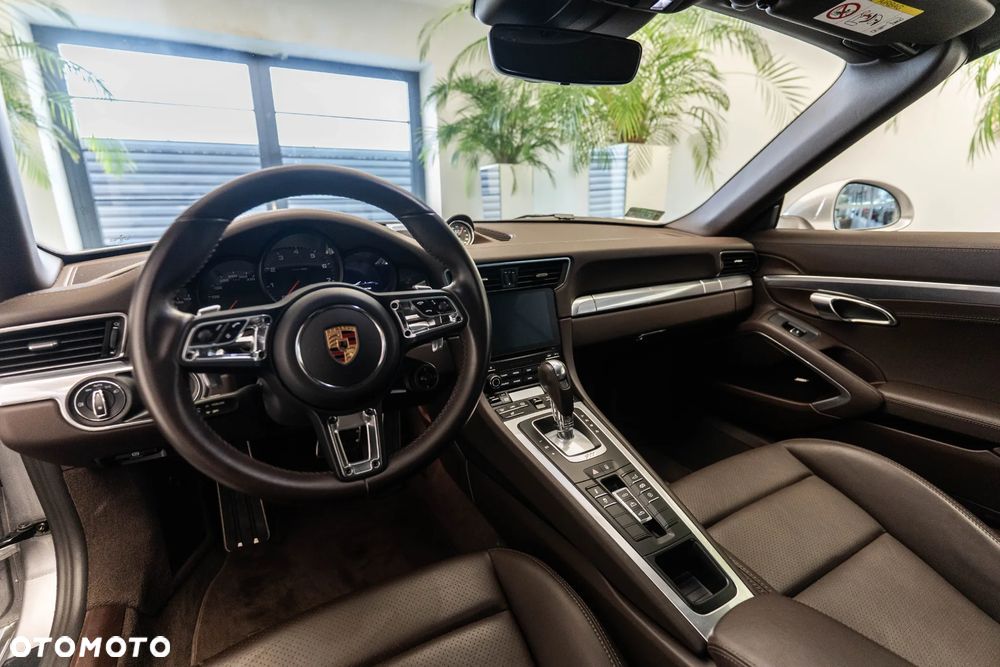 Porsche 911 Carrera PDK - 12