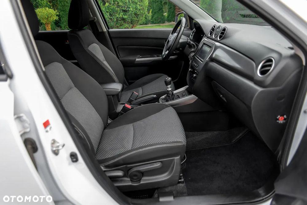 Suzuki Vitara 1.4 Boosterjet Hybrid Comfort+ - 28