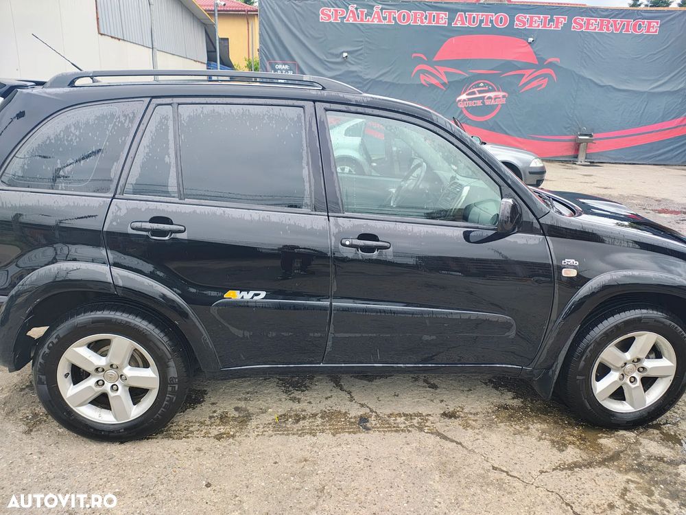 Toyota RAV4 D-4D 4x4 - 5