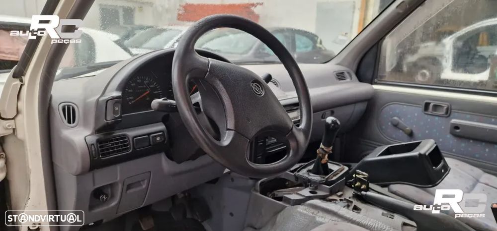 Nissan Vanette Cargo Van para peças - 7