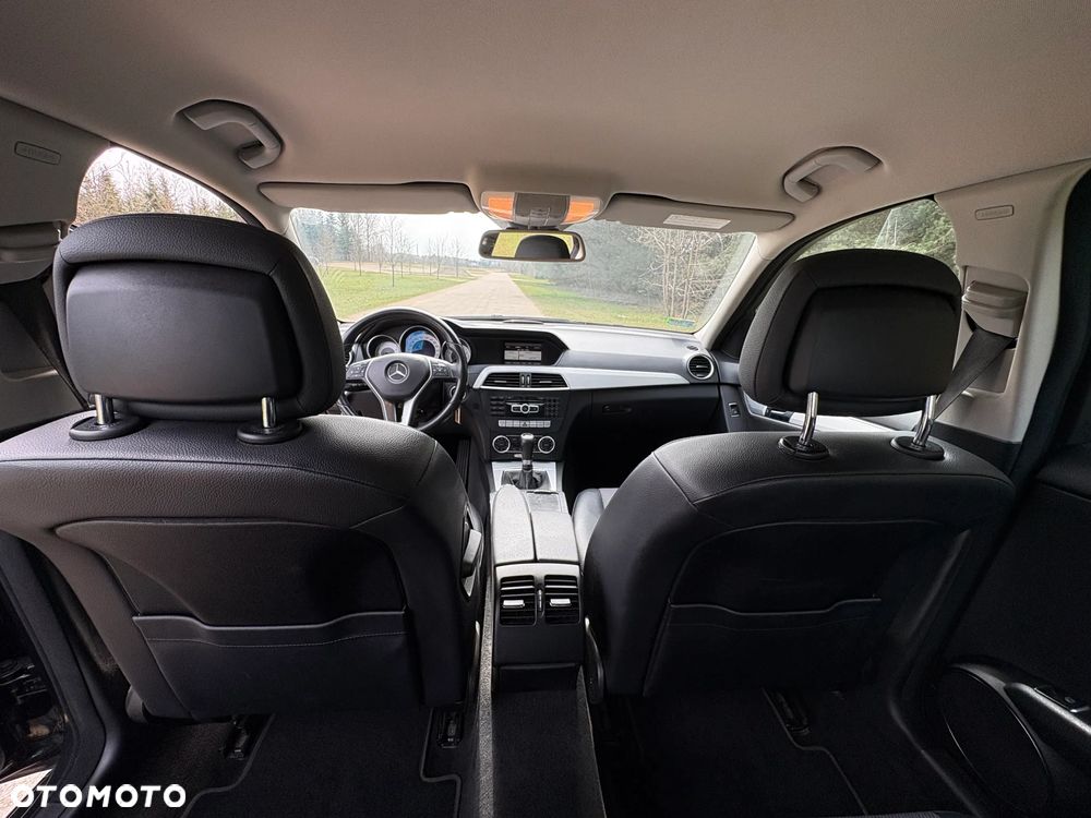 Mercedes-Benz Klasa C 180 CGI BlueEff Classic - 14