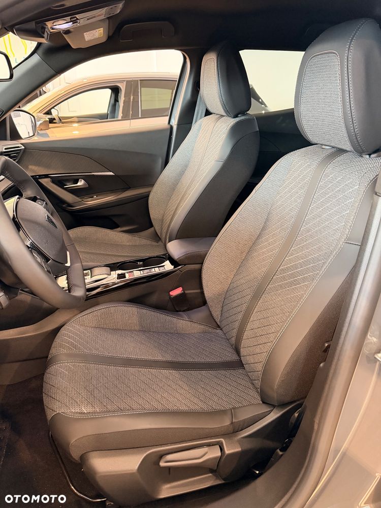 Peugeot 2008 1.2 PureTech Allure S&S EAT8 - 11