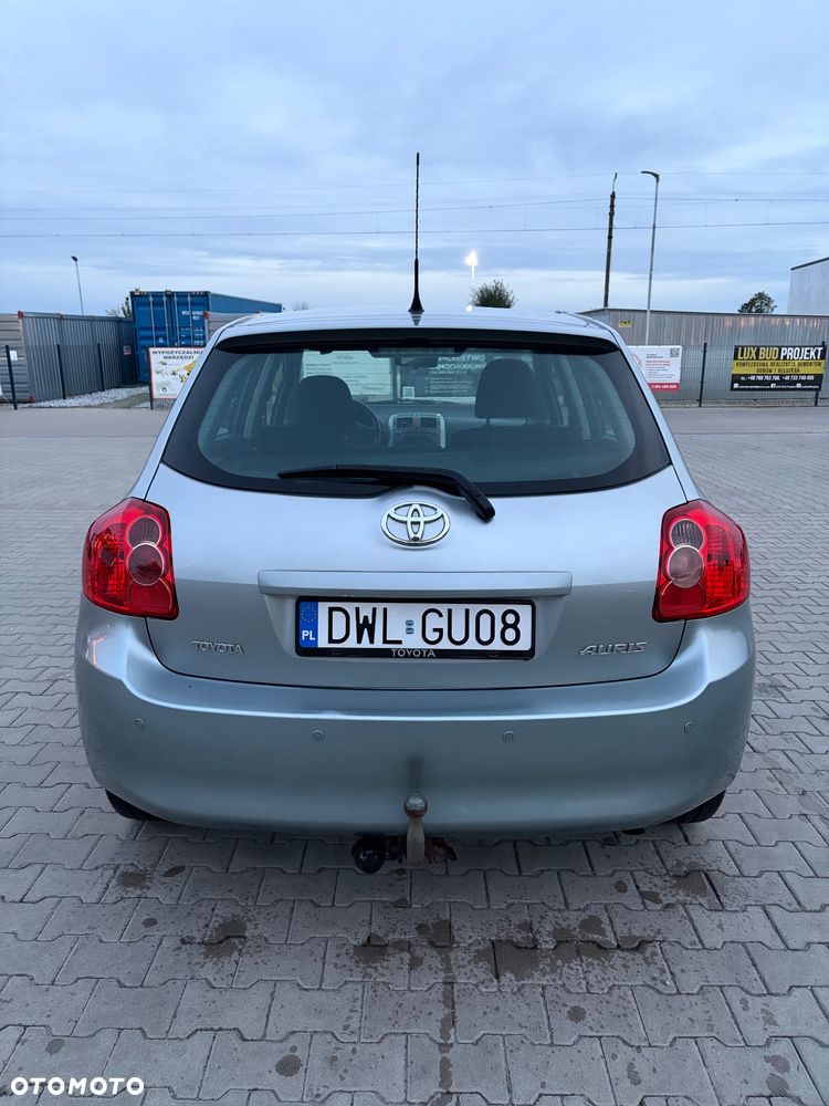 Toyota Auris 2008 photo 4