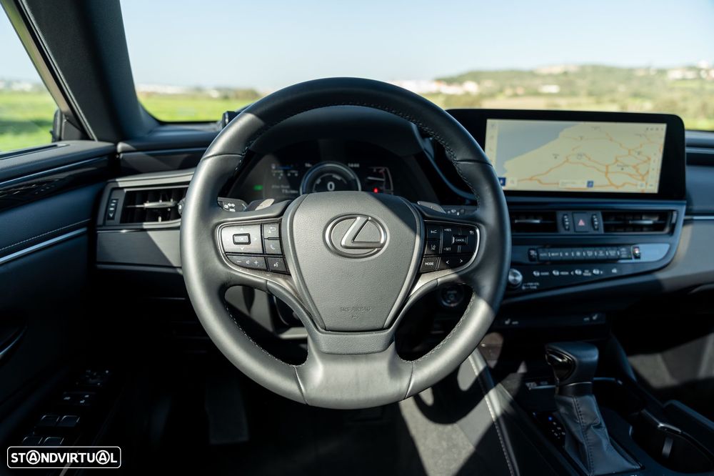 Lexus ES 300h Sport - 10