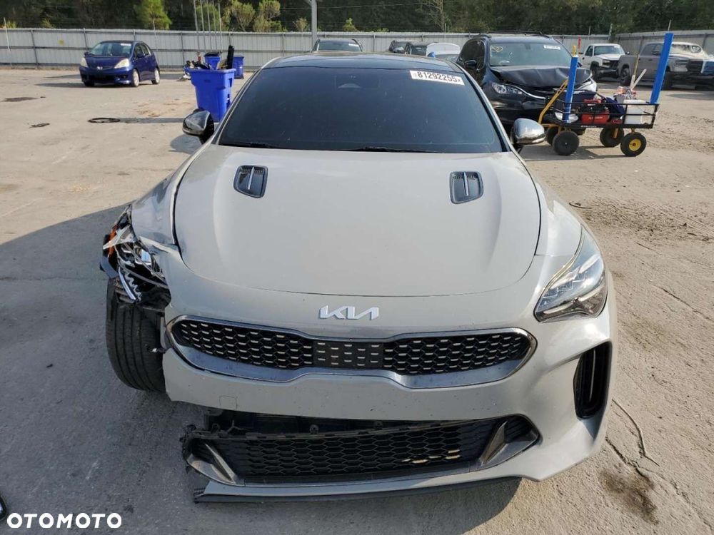Kia Stinger - 6