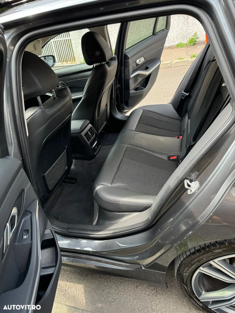 BMW Seria 3 330e Aut. Sport Line - 13