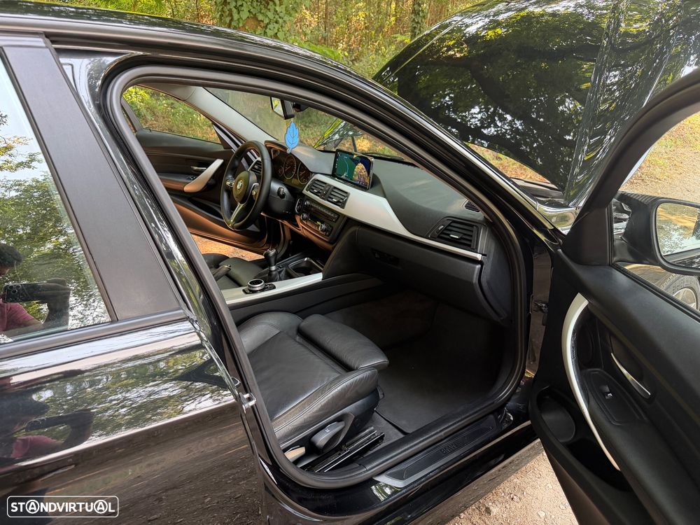 BMW 316 d Pack M - 15