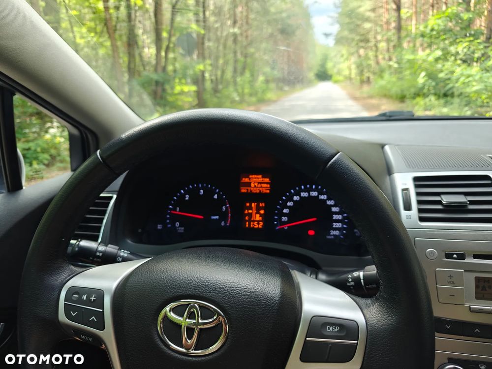 Toyota Avensis 2.0 D-4D Premium - 13