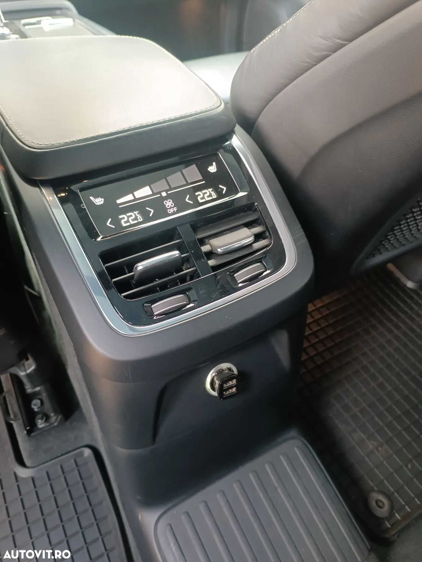 Volvo XC 90 - 40