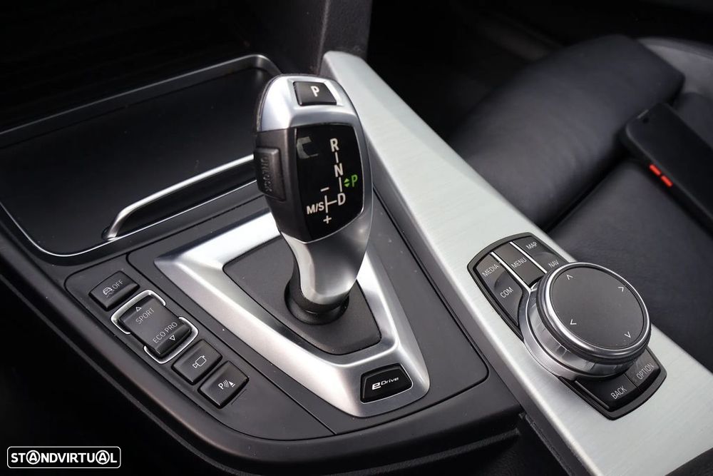 BMW 330 e iPerformance Line Sport - 15