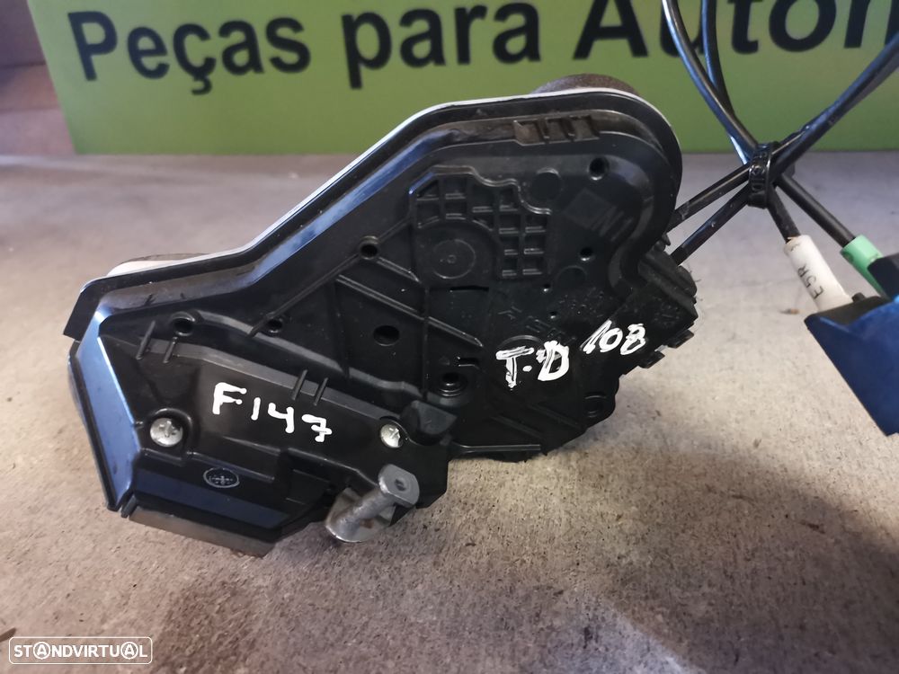 C1 / 108 FECHADURA PORTA TRÁS DIREITA - F147 - 2