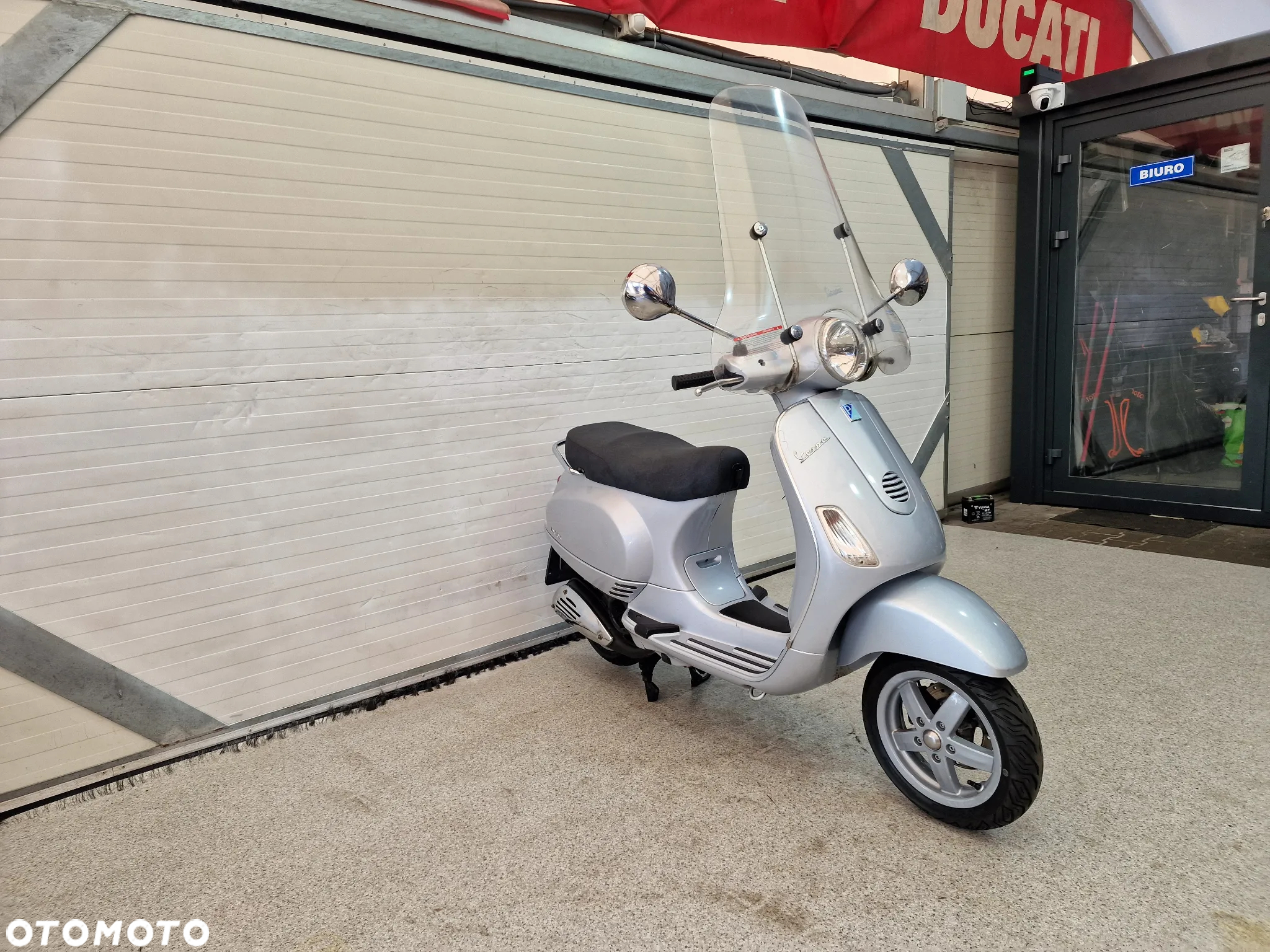 Piaggio Vespa - 16