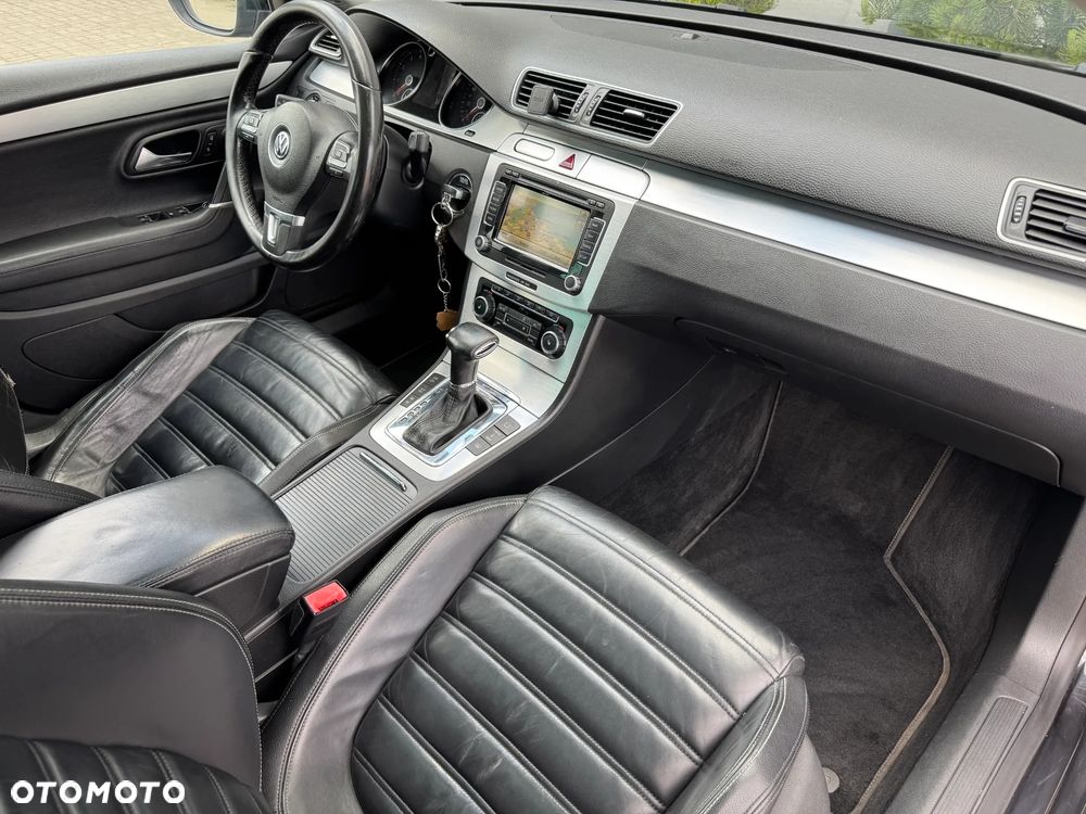 Volkswagen Passat CC - 25