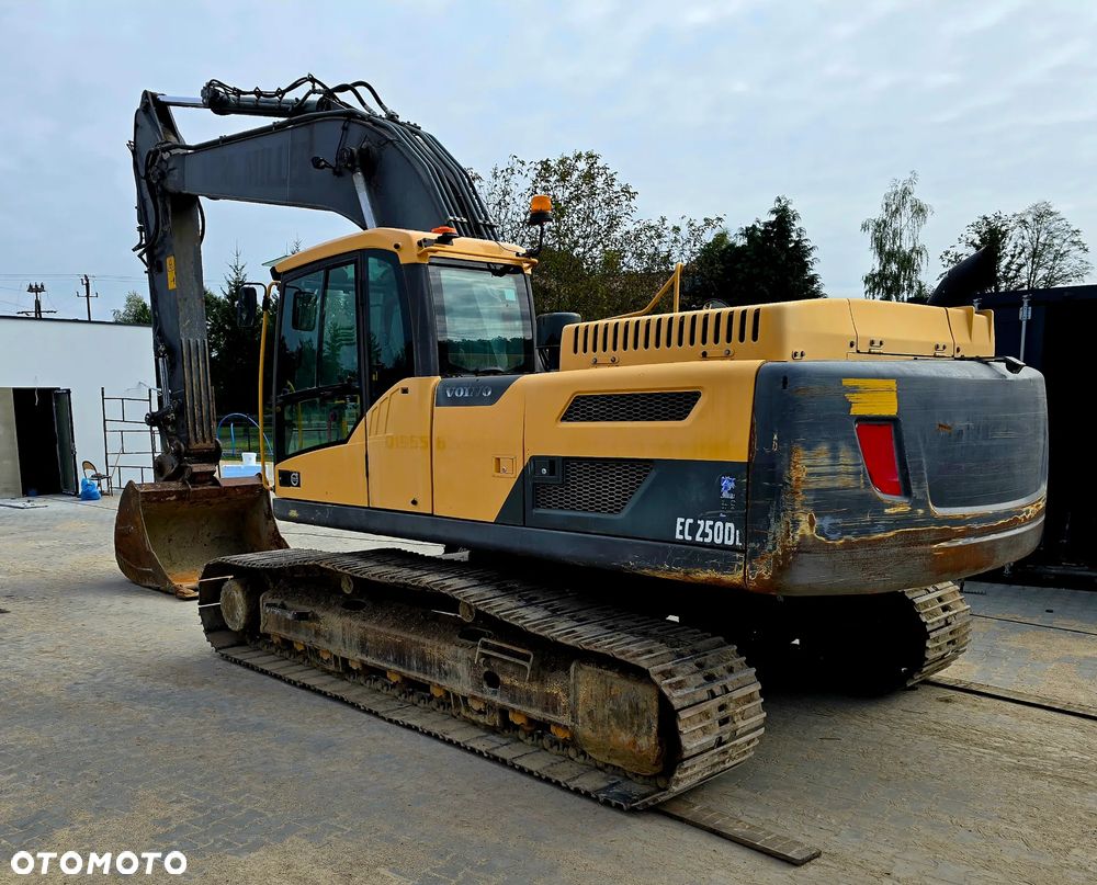 Volvo EC250DL - 12