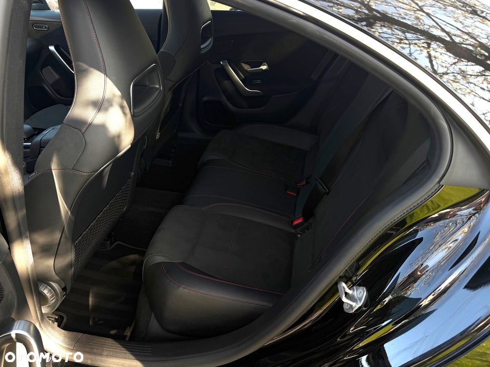 Mercedes-Benz CLA 220 d AMG Line 8G-DCT - 39