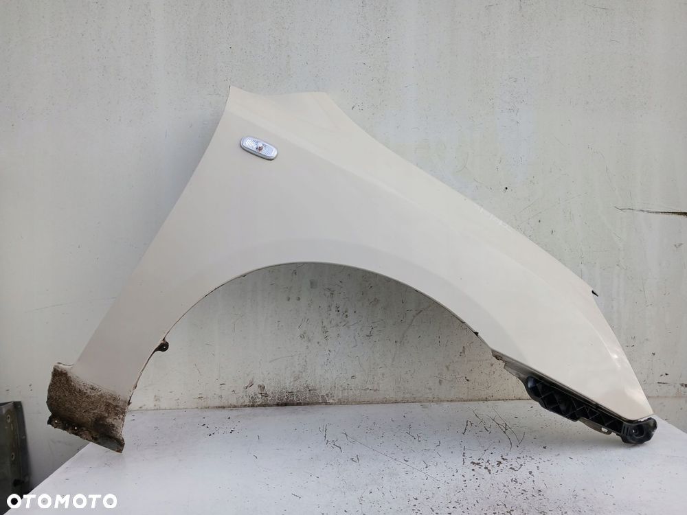 Kia Carens Iii Błotnik Prawy A1 - 2