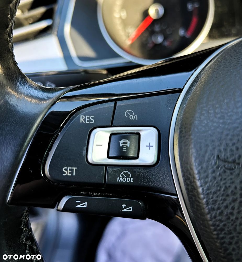 Volkswagen Passat - 23