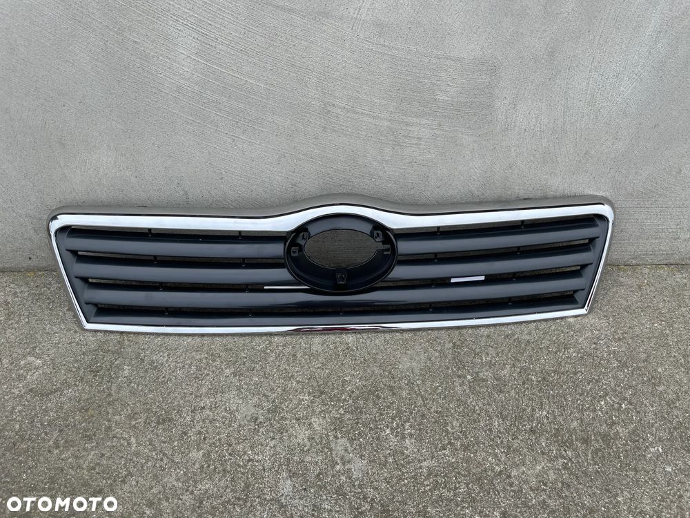 ATRAPA TOYOTA AVENSIS T25  2003-2006 - NOWA - 1