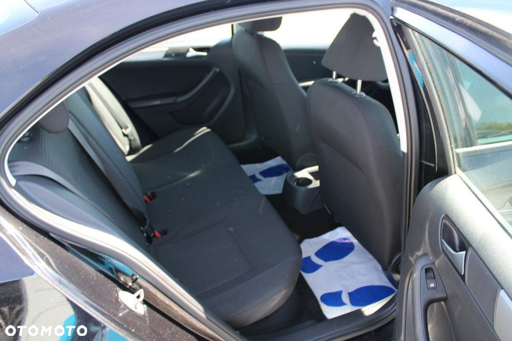Volkswagen Jetta - 25