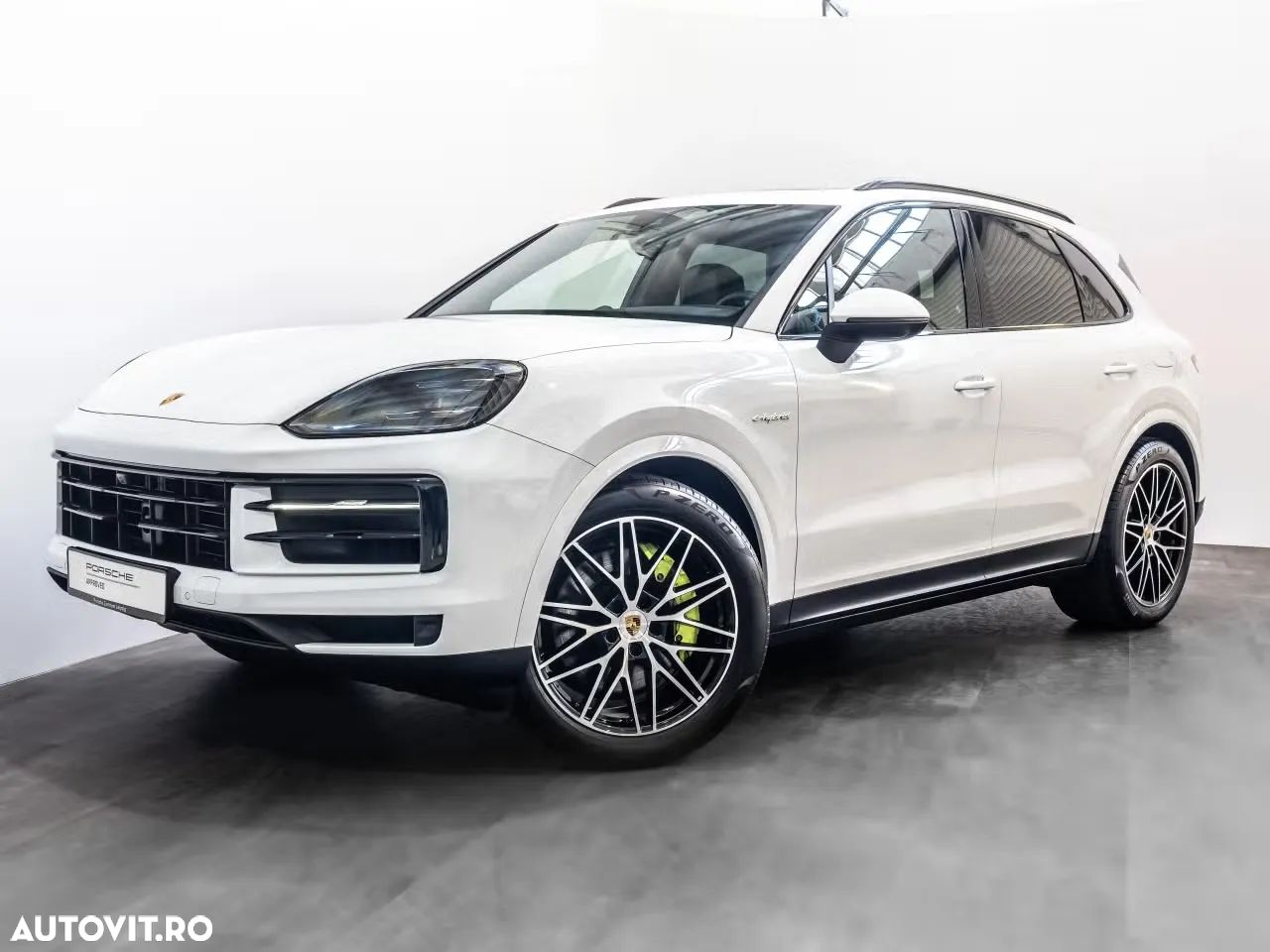 Porsche Cayenne - 1