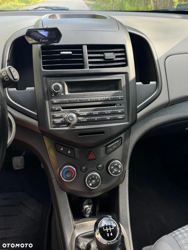 Chevrolet Aveo 1.2 LS - 13