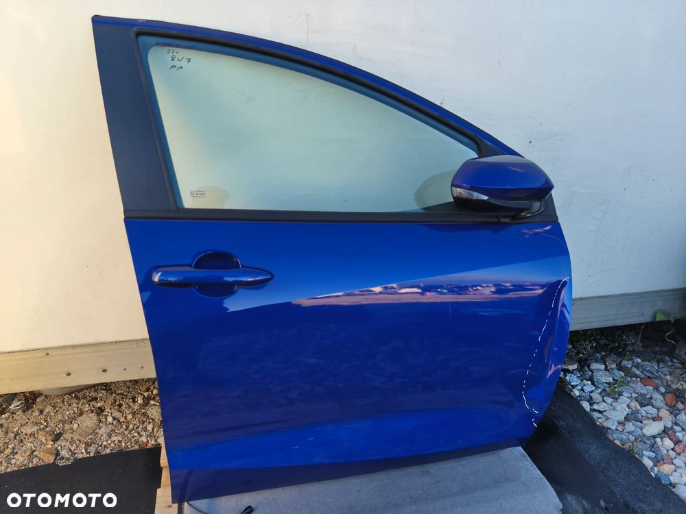 DRZWI PRAWY PRZÓD PRAWE PRZEDNIE 8W7 TOYOTA YARIS IV MAZDA 2 - 2