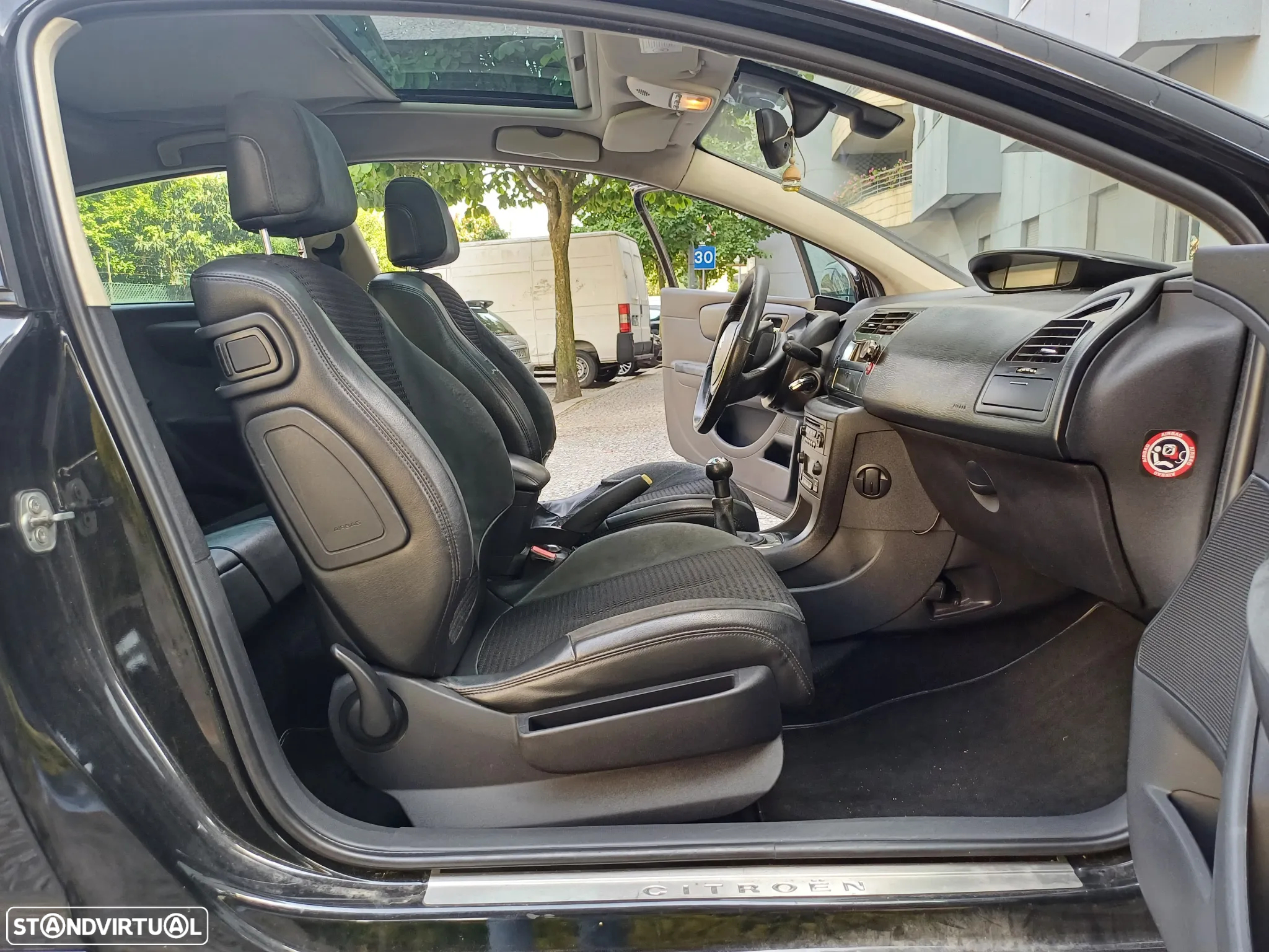 Citroën C4 Coupé 1.6 HDi 110 VTR - 33