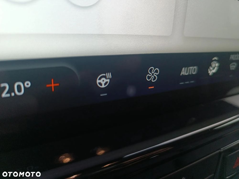 Ford Tourneo Custom 2.0 EcoBlue L2 Titanium - 17