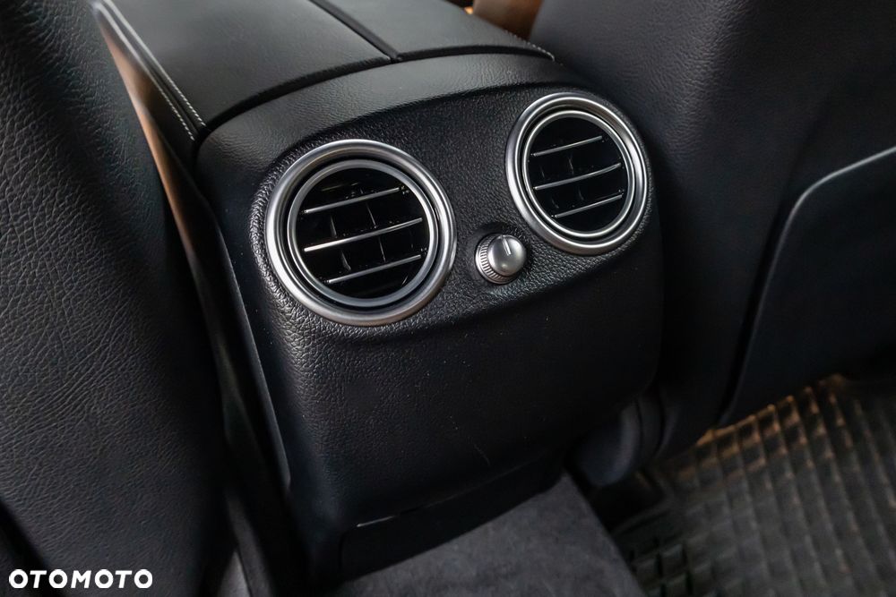 Mercedes-Benz GLC 300 d 4-Matic - 29