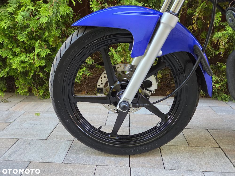 Yamaha YBR - 8