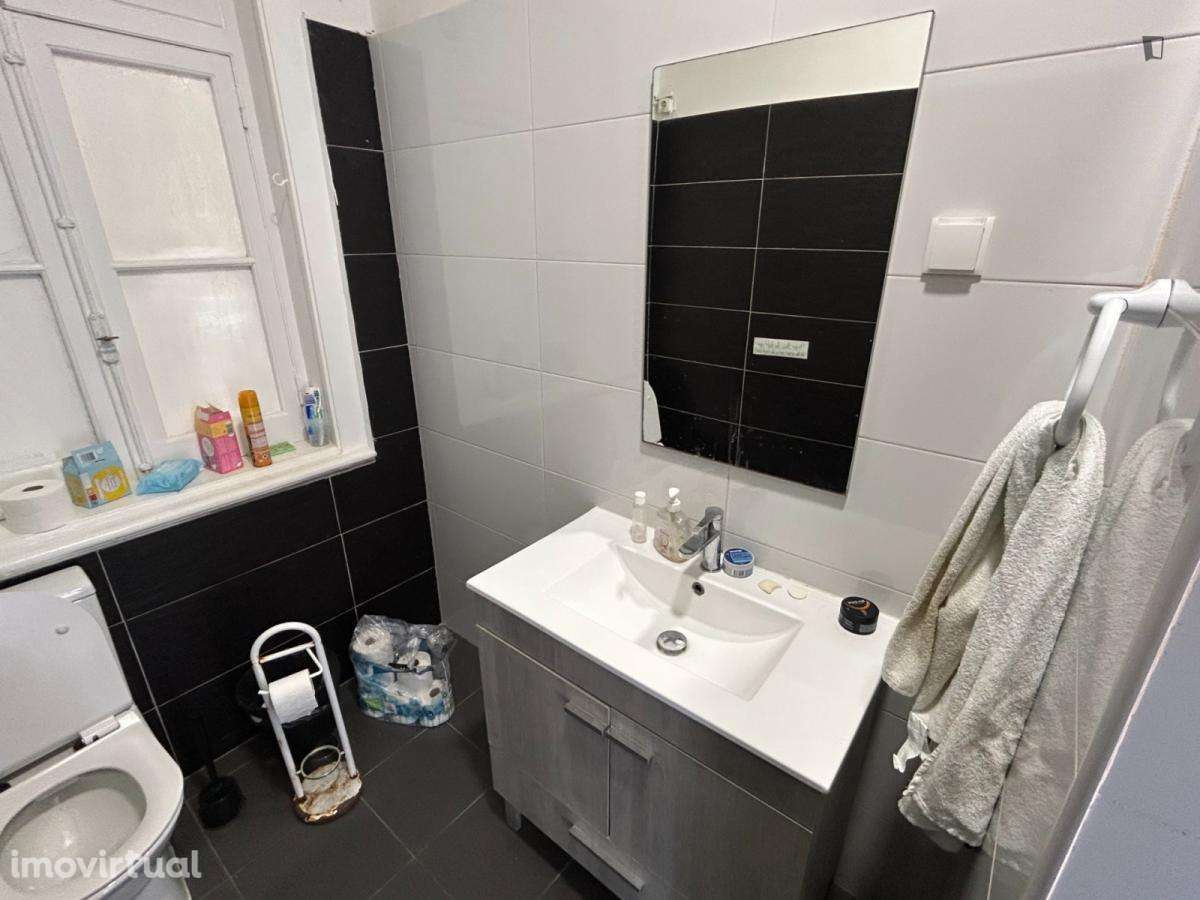 Quarto - localizado em Alameda Lisbon - Grande imagem: 4/12