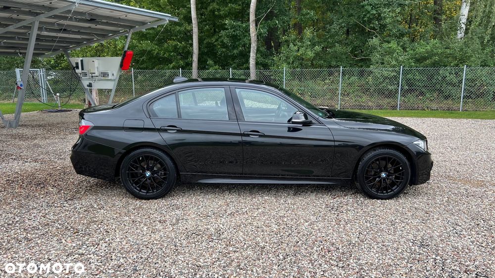 BMW Seria 3 330i Sport Line - 3