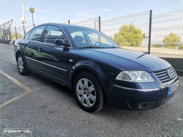 VW Passat 1.9 TDi Highline - 2