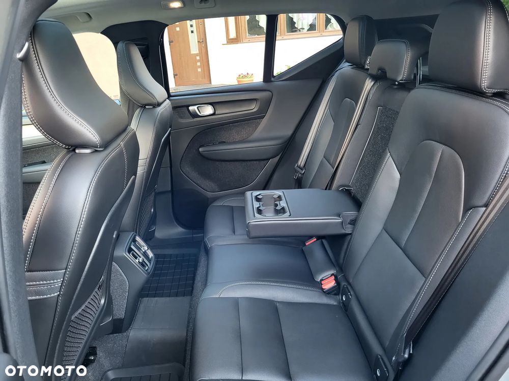 Volvo XC 40 B5 AWD Ultimate Dark - 26