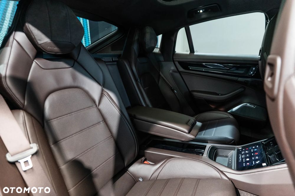 Porsche Panamera Turbo E-Hybrid PHEV - 13