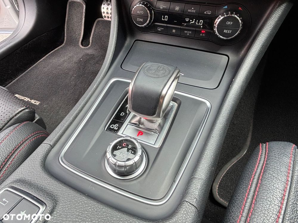 Mercedes-Benz GLA AMG 45 4Matic AMG Speedshift 7G-DCT - 18