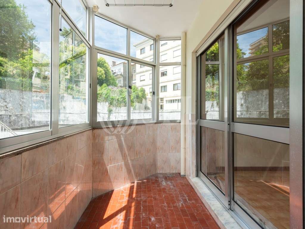 Apartamento T3 com varanda, na zona do Bonfim, Porto - Grande imagem: 5/27